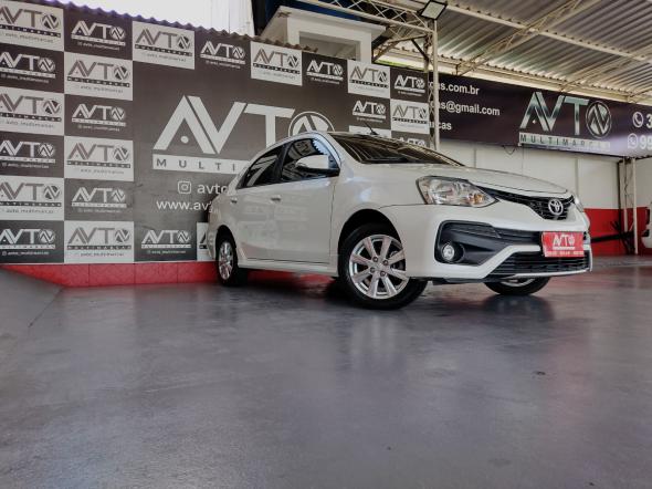 TOYOTA ETIOS XLS SEDAN 1.5 FLEX 16V 4P MEC. BRANCO 2018 1.5 FLEX