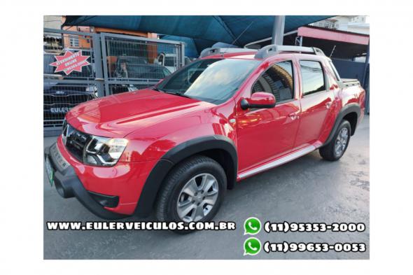 RENAULT DUSTER OROCH DYNA. 2.0 FLEX 16V AUT. VERMELHO 2017 2.0 FLEX