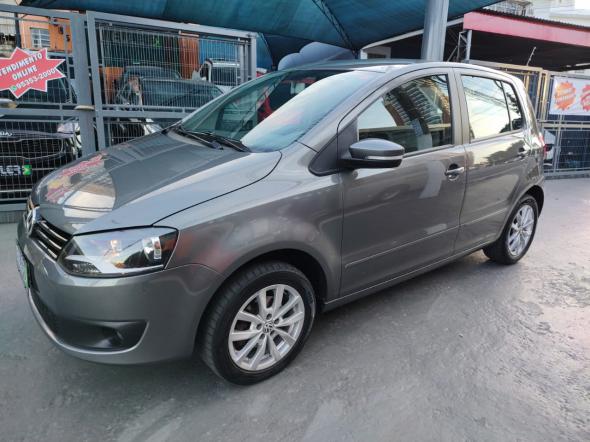 VOLKSWAGEN FOX 1.6 MI TOTAL FLEX 8V 5P PRATA 2014 1.6 FLEX