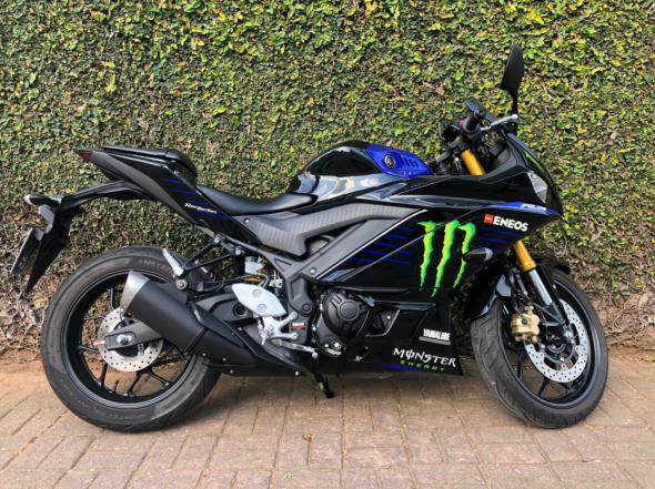 YAMAHA YZF R3 MONSTER PRETO 2021 321 GASOLINA