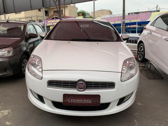 FIAT BRAVO ESSENCE 1.8 FLEX 16V 5P BRANCO 2013 1.8 FLEX