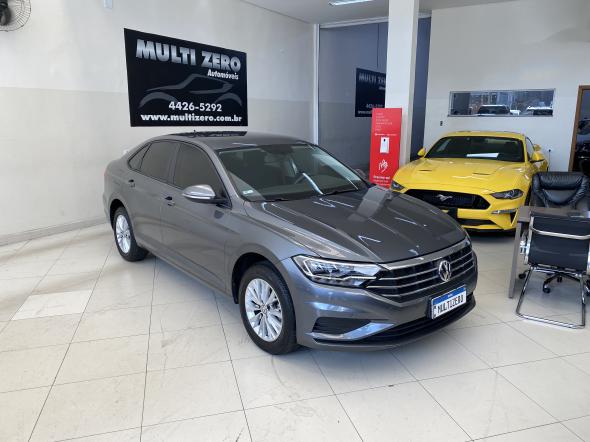 VOLKSWAGEN JETTA COMFORT. 250 TSI 1.4 FLEX 16V AUT. CINZA 2019 1.4 FLEX